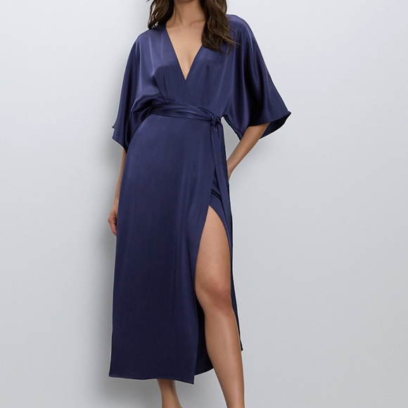 Babaton Dresses & Skirts - NWT *Sold Out* Babaton Stanley Dress